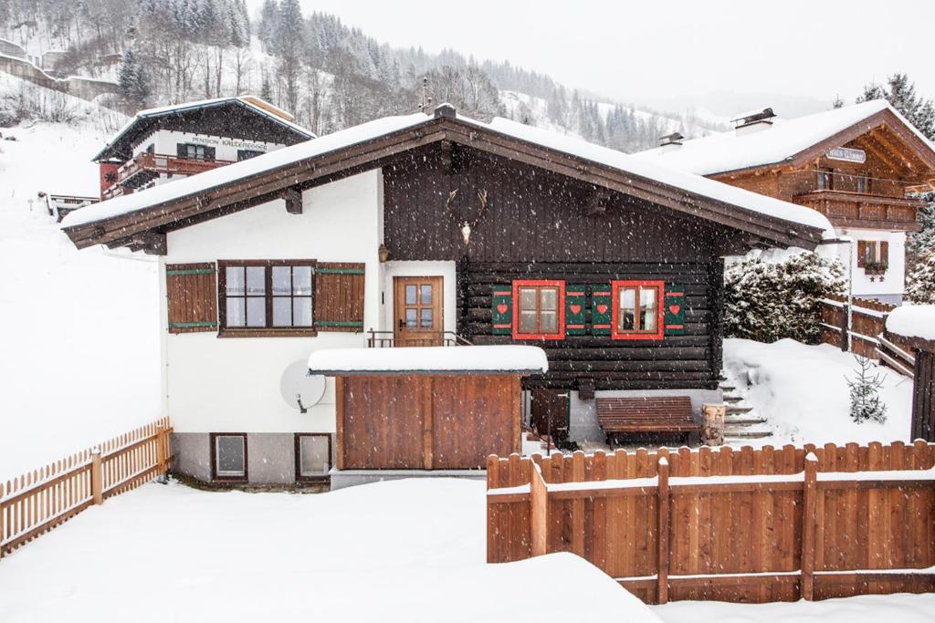 Chalet Appartement Alpenherz Зальбах-Хинтерглемм Номер фото