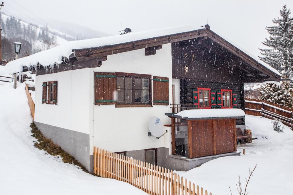 Chalet Appartement Alpenherz Зальбах-Хинтерглемм Номер фото